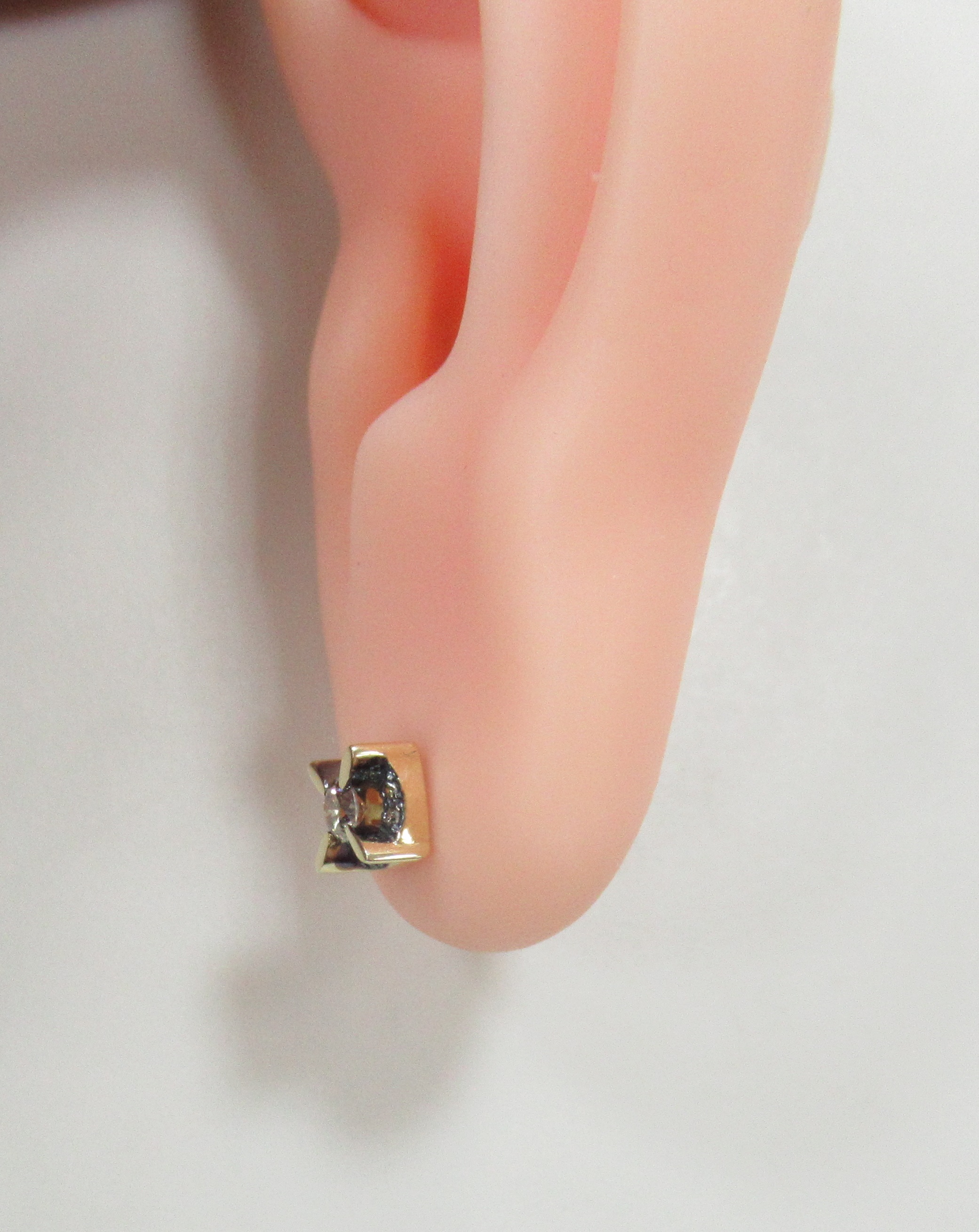 10511-001118 Серьги (Au 585)